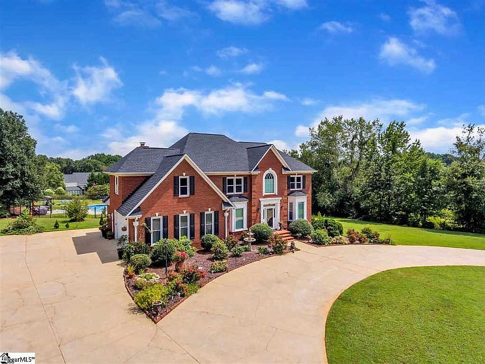 1st image of 11 Woodberry Dr