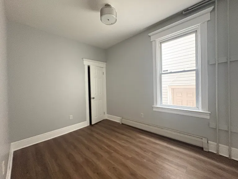 176 Garfield Ave #2 — Photo 2