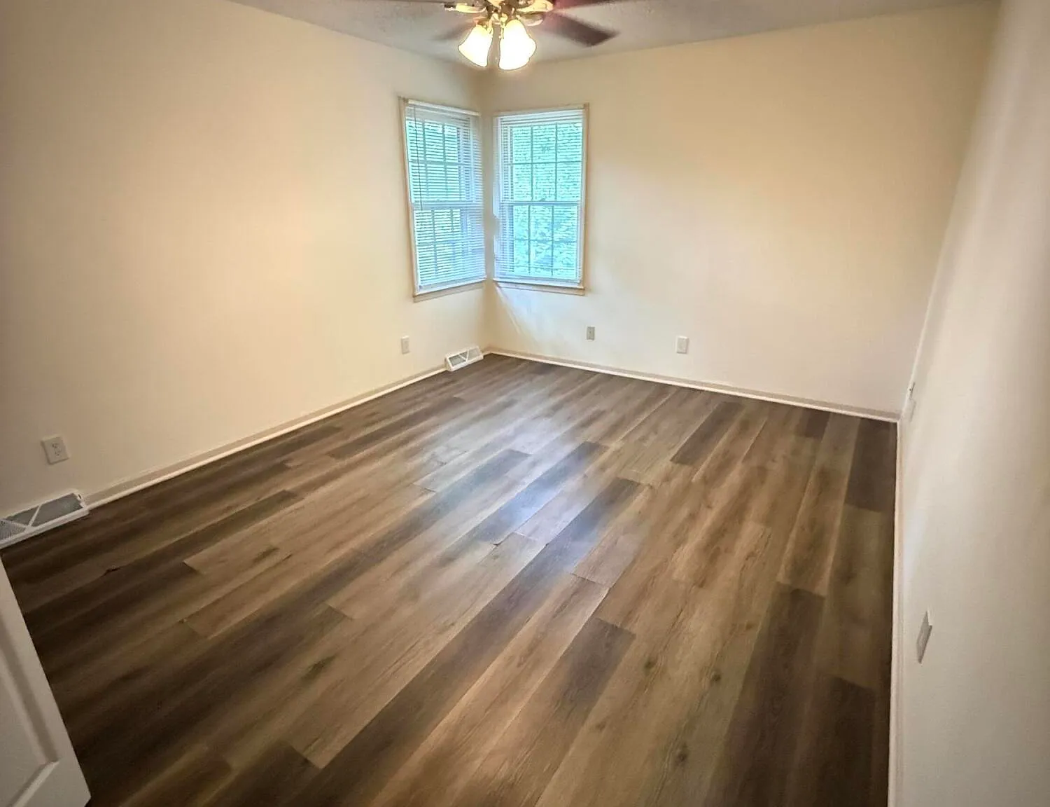 4 bed, 2.0 bath, 1908 sqft, $1,600 — Photo 4