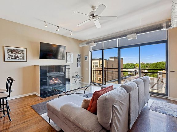 3rd image of 6135 N Broadway Ave #501