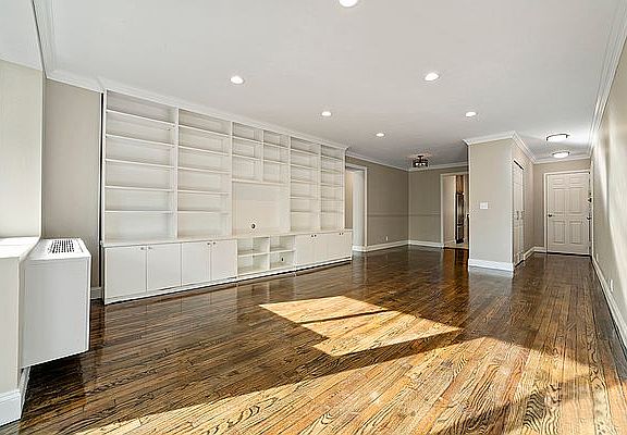 5th image of 211 W 71st St APT 8A
