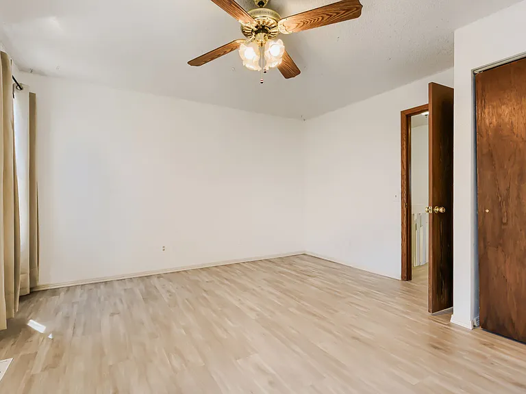 18911 E Loyola Cir — Photo 15