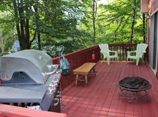 1295 Brookfield Rd, Lake Ariel, PA 18436