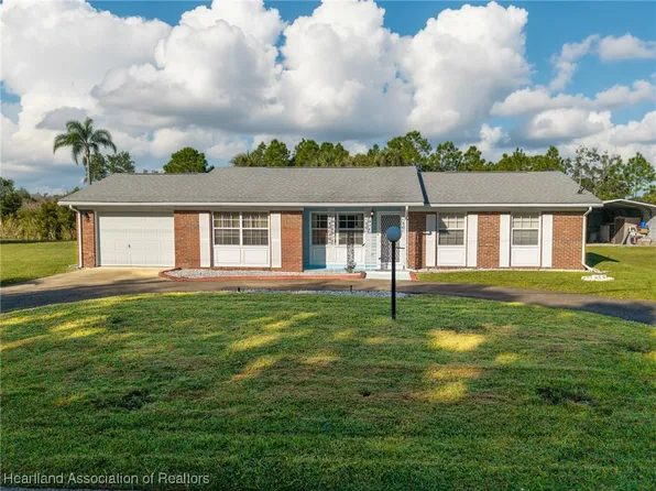 956 Peachtree Dr, Lake Placid, FL 33852