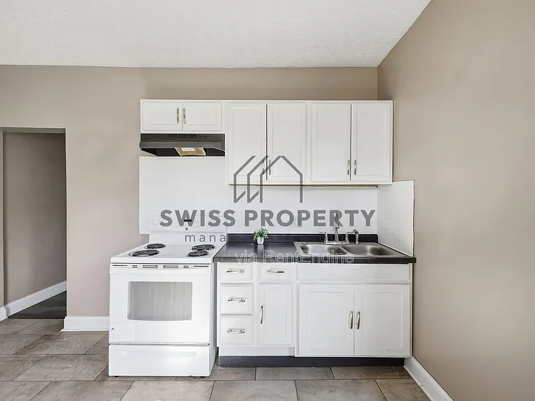 391 Saint Clair Ave — Photo 20