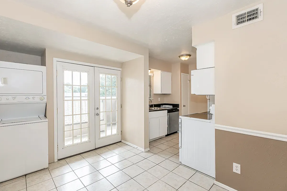 Westwood Apartments — Photo 2
