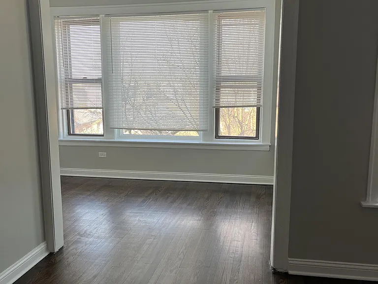 8021-23 S Carpenter St — Photo 10