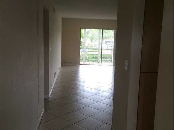 4th image of 2960 Riverside Dr APT 212