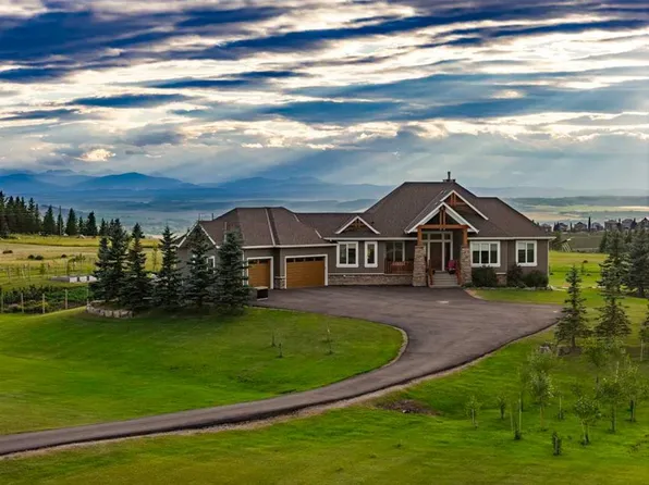 260169 E Mountain Ridge Pl, Rocky View County, AB T4C 2Y1