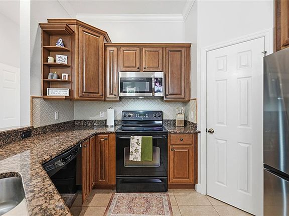 5th image of 336 E KALEY STREET