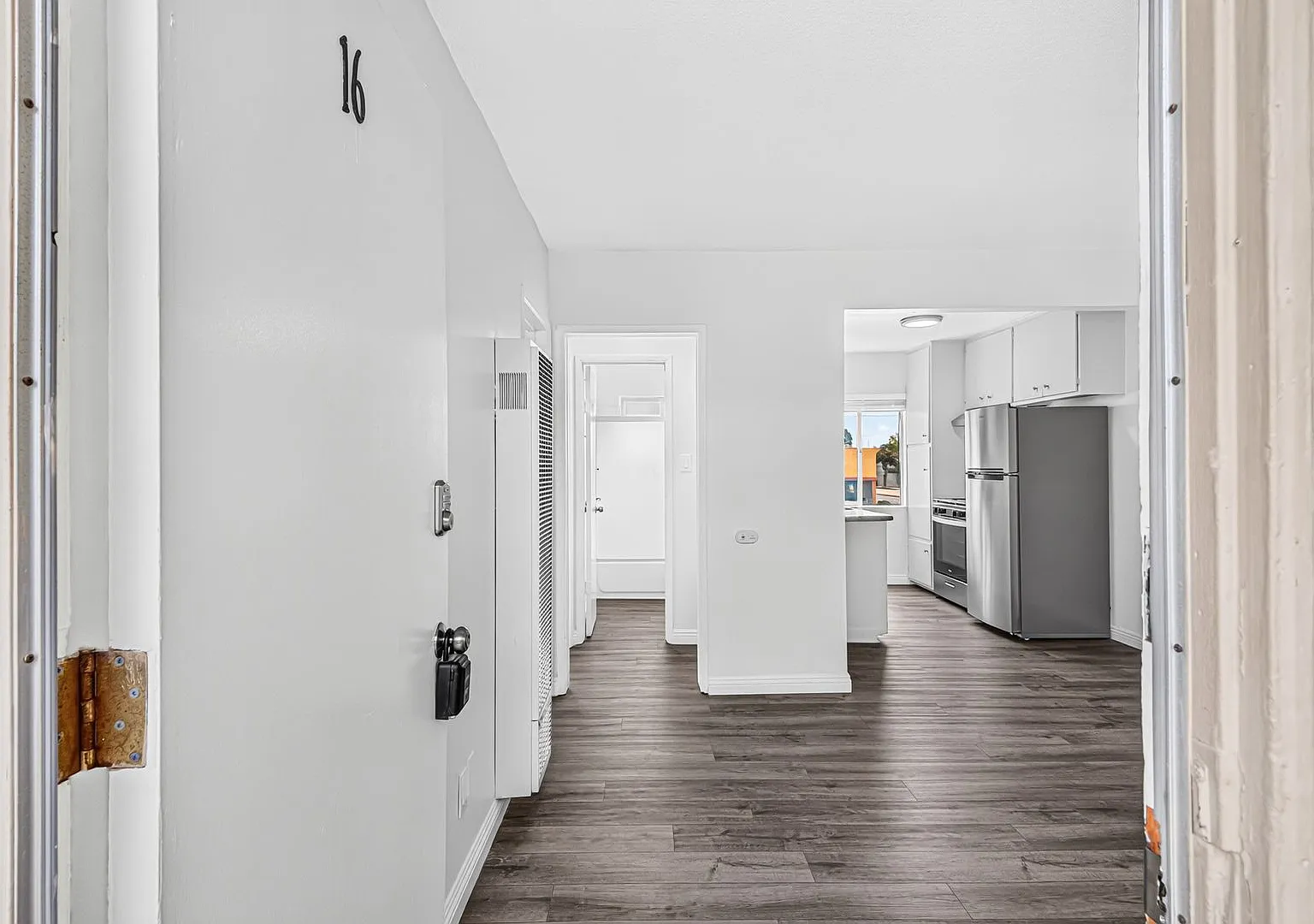 477 E South Street — Photo 1