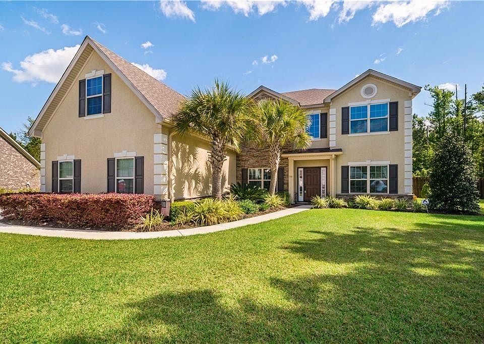 1st image of 70 Wellington Cir