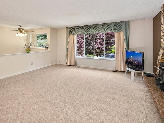 3rd image of 17301 Meadowdale Dr