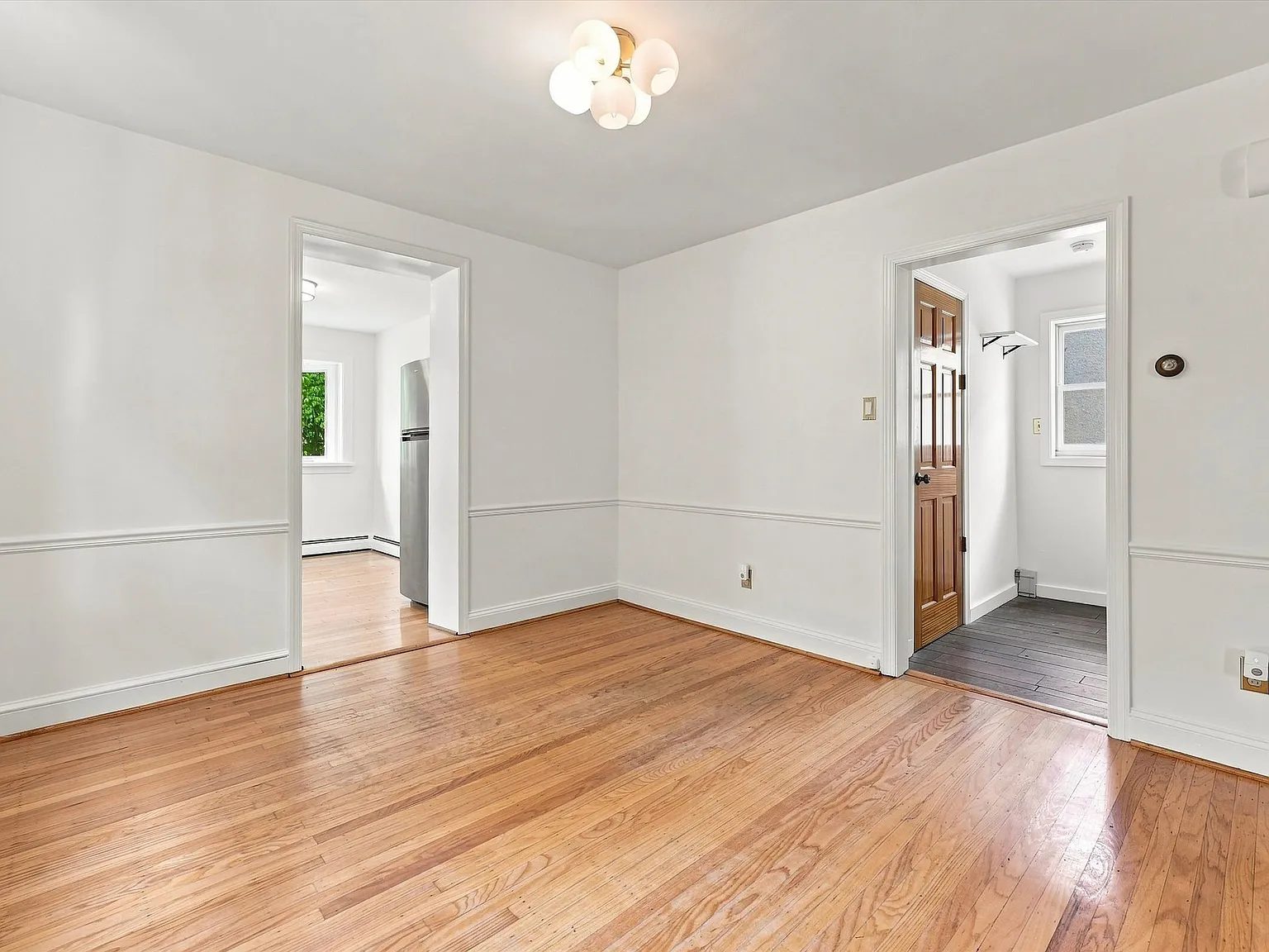 3 bed, 1.5 bath, 1292 sqft, $2,750 — Photo 4