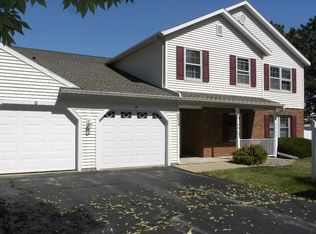 2514 Village Ln APT D, Oshkosh, WI 54904