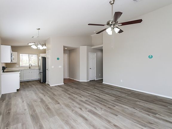 4th image of 10543 E Cicero St