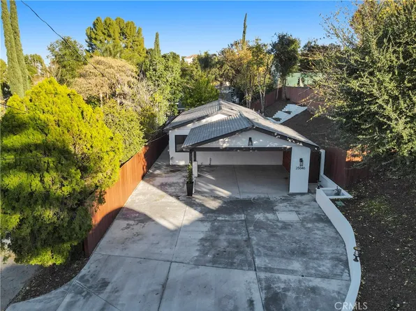 25046 Atwood Blvd, Santa Clarita, CA 91321
