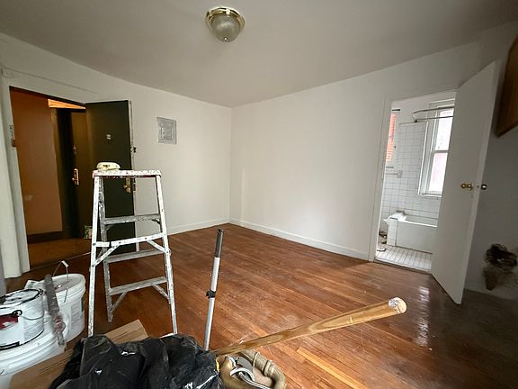4th image of 32 Joralemon St APT 104