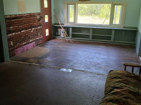 3rd image of 1017 Selleck Rd