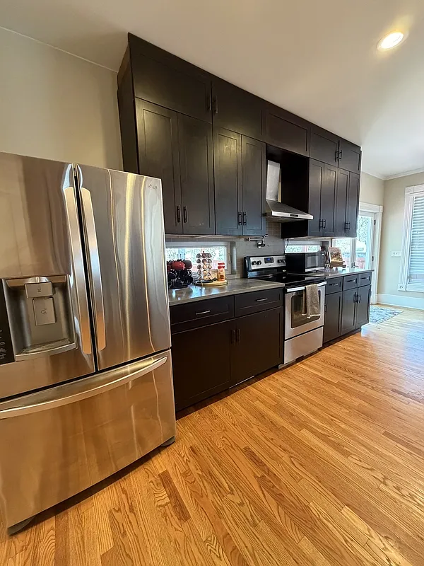 3 bed, 2.5 bath, 2004 sqft, $3,500 — Photo 1