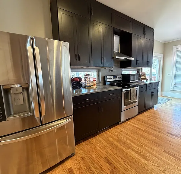 845 Illinois St — Photo 1