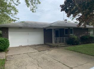 750 S McAree Rd, Waukegan, IL 60085