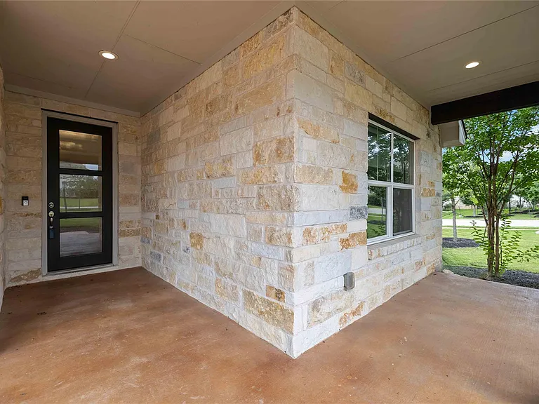 401 Sitlington Ln — Photo 4