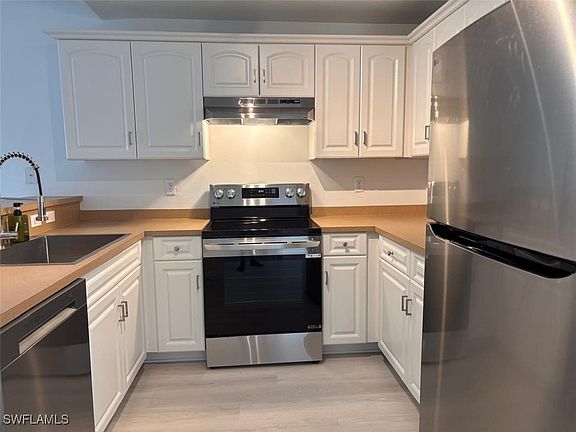 3rd image of 2035/2037 Andalusia Blvd