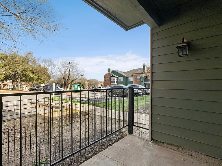 Belmont Place — Photo 29