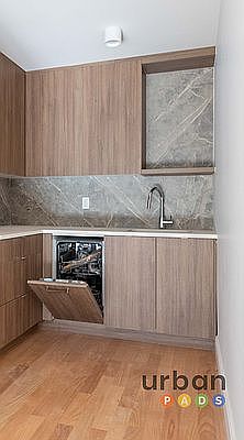 2nd image of 305 Kingsland Ave #2C