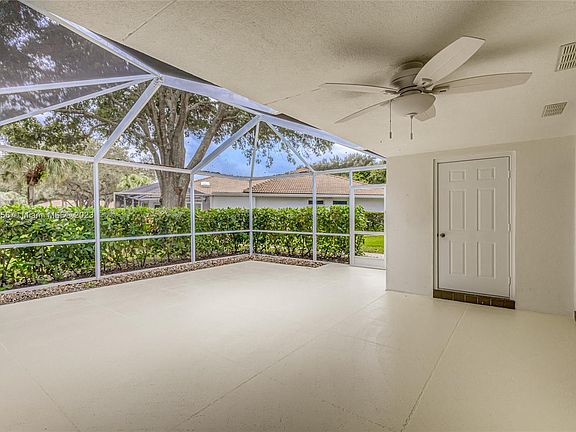 5th image of 8504 Chapman Oak Ct #8504