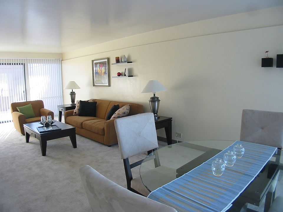 2nd image of 4046 Mercury Cir SE #B
