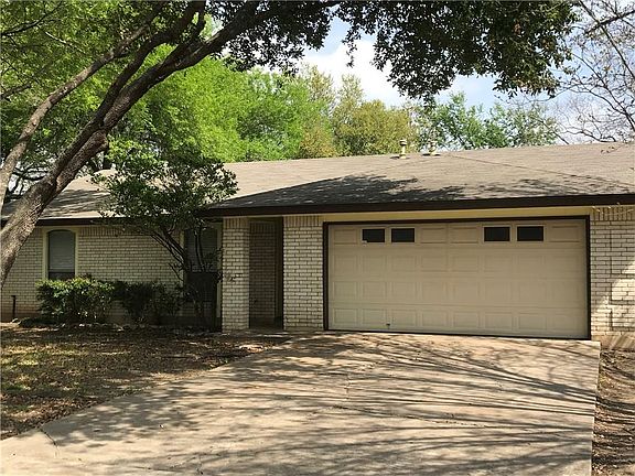 2nd image of 606 Brookhollow Dr