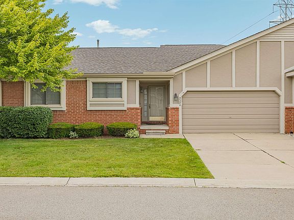 2nd image of 42284 Aspen Ct