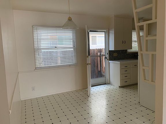 4th image of 4753 Clybourn Ave APT 2