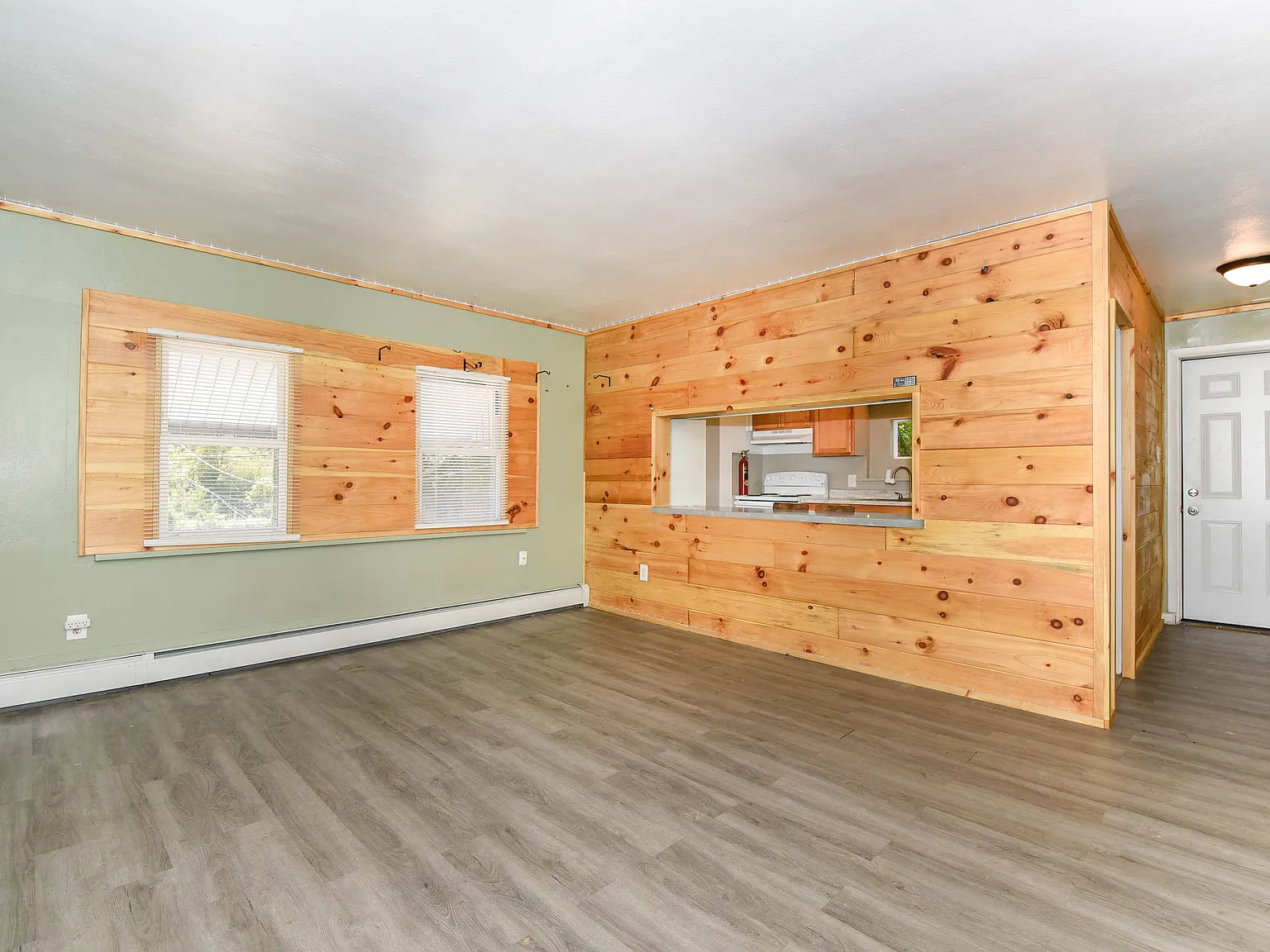 2 bed, 1000 sqft, $1,175 — Photo 4