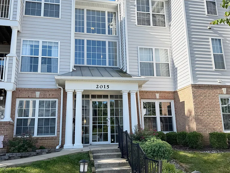 2015 Gov Thomas Bladen Way #204 — Photo 1