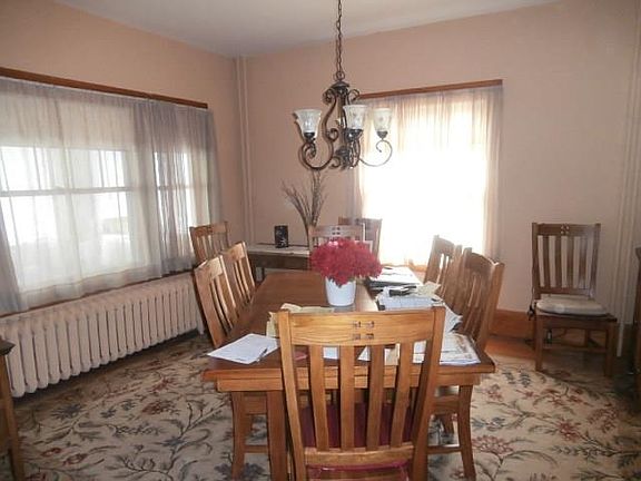 2nd image of 613 Marquette Ave