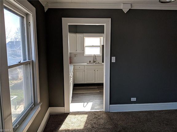 5th image of 2116 Glenbury Ave