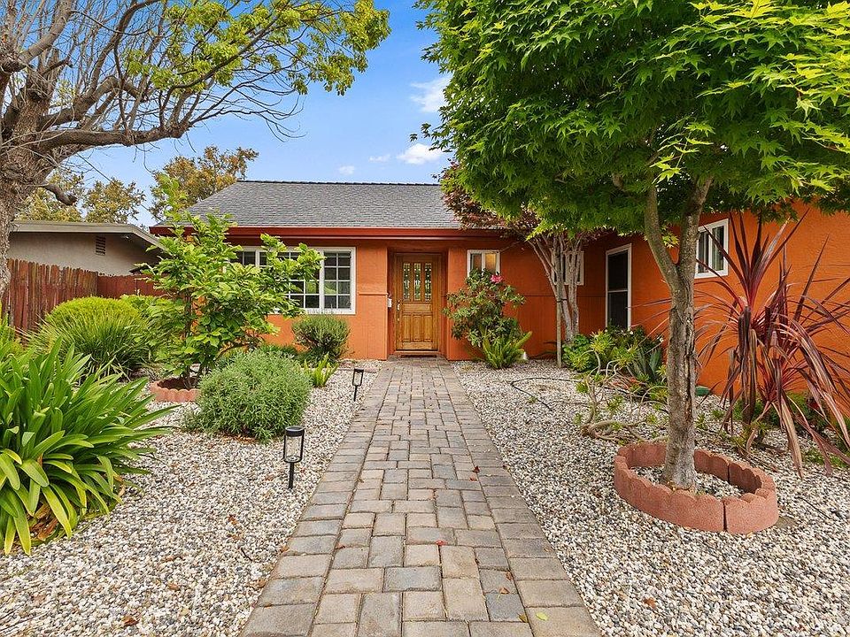 2nd image of 1328 Monte Maria Avenue