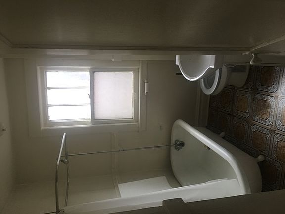 5th image of 10547 S Avenue H #2