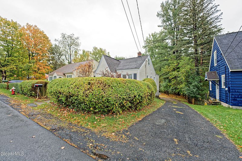 4th image of 11 Victoria Avenue