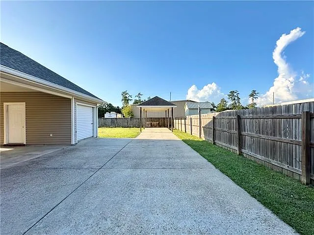 10211 Webb Rd — Photo 3