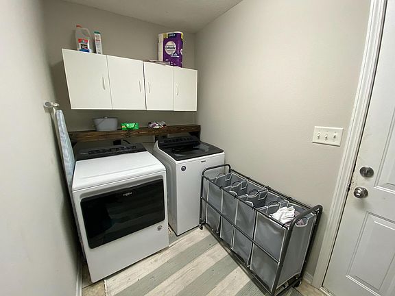 3rd image of 1399 Connemara Cir