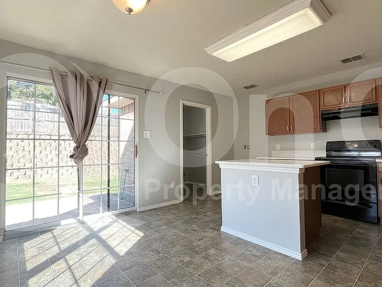 2312 Gabriel Dr — Photo 5