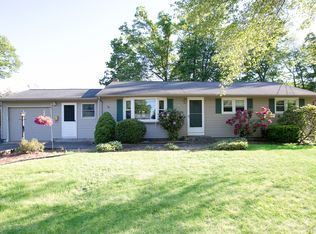 19 Debra St, Enfield, CT 06082