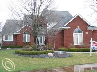 55398 Leonard Ct, Shelby Township, MI