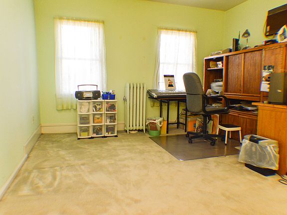 5th image of 40 Bedell St