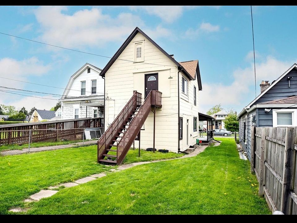 1st image of 975 1/2 Campbell Ave #2
