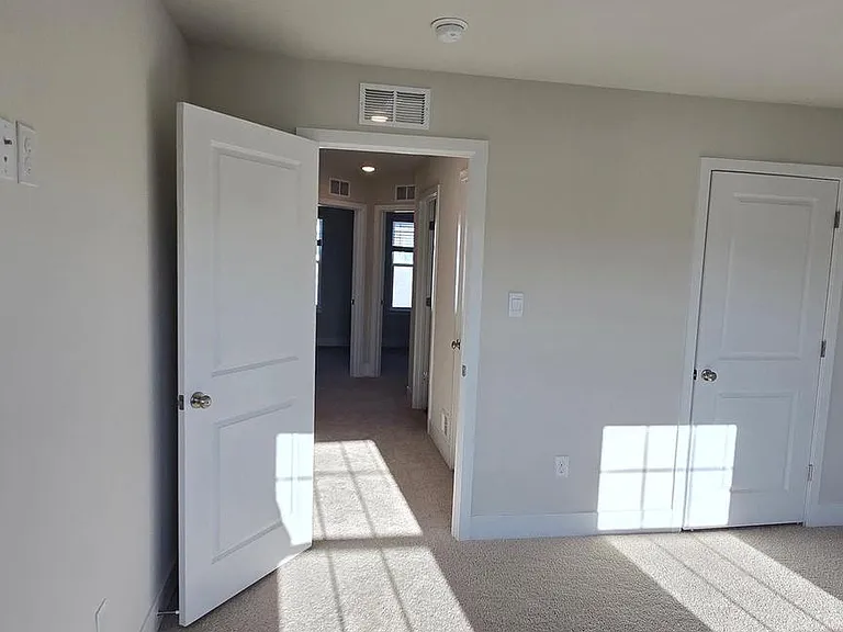 52 Aloma St — Photo 43